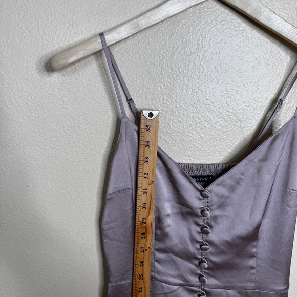 Abercrombie & Fitch Dress Women's Medium Dusty Lavender Satin Button Front Midi - Picture 4 of 7